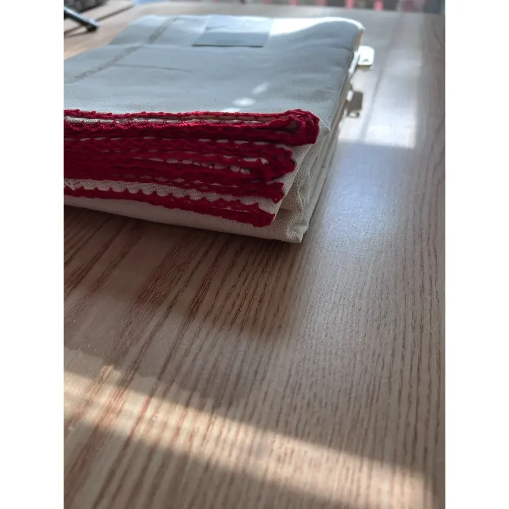 New Hearth & Hand W/Magnolia Holiday Rectangle Tablecloth Natural Red Trim 60x84
